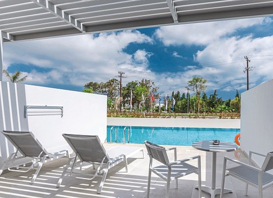 Blue Lagoon Ocean - Wohnbeispiel Juniorsuite Swim-Up Meerblick (Zimmercodierung J2Q)
