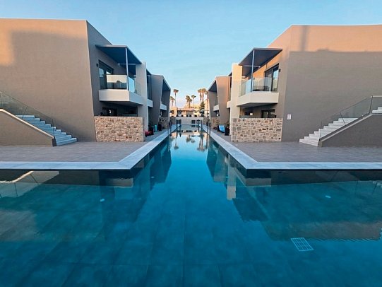 Cosmopolitan Kos - Juniorsuiten mit Swim-Up Pool