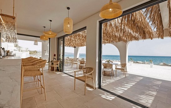 Acron Seaside Suites