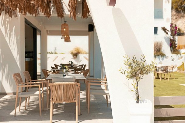 Acron Seaside Suites