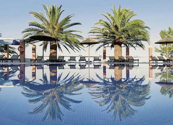 Alexandra Beach Spa Resort
