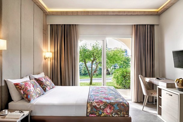 Alexandra Beach Spa Resort - Wohnbeispiel Doppelzimmer Deluxe Gartenblick (Zimmercodierung DDG)