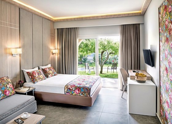 Alexandra Beach Spa Resort - Wohnbeispiel Doppelzimmer Deluxe Gartenblick (Zimmercodierung DDG)