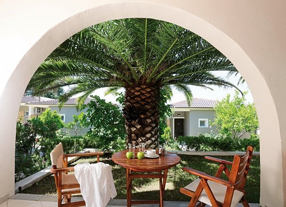 Alexandra Beach Spa Resort - Wohnbeispiel Doppelzimmer Gartenblick (Zimmercodierung DBG)