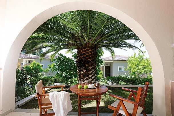 Alexandra Beach Spa Resort - Wohnbeispiel Doppelzimmer Gartenblick (Zimmercodierung DBG)