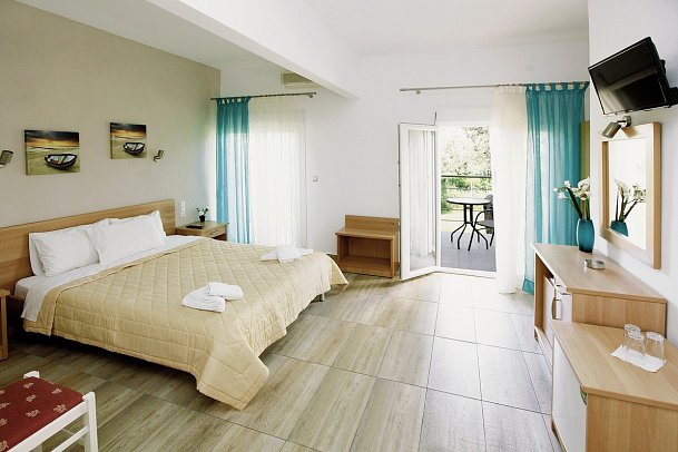 Hotel Chrisa - Wohnbeispiel Doppelzimmer Gartenblick (Zimmercodierung DBG)