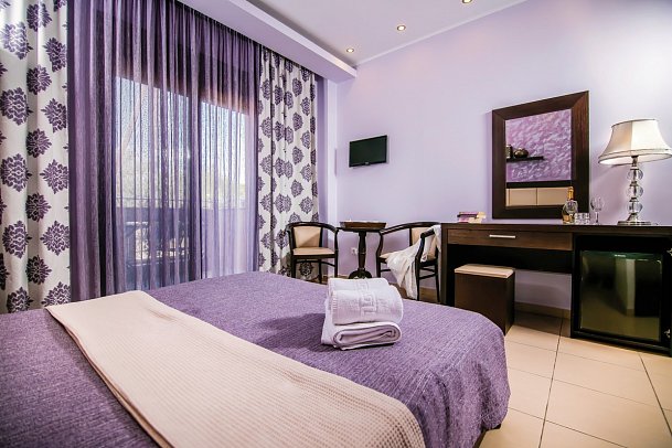 Astir Notos - Wohnbeispiel Doppelzimmer Gartenblick (Zimmercodierung D1G)