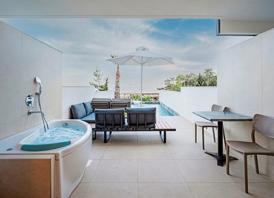 Blue Dream Palace - Wohnbeispiel Senior Suite Privatpool Meerblick (Zimmercodierung W1R)