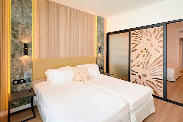 Cavo Maris Beach - Wohnbeispiel Familienzimmer Superior Vierbett (Zimmercodierung FS1)