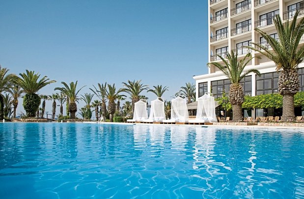 Sandy Beach Hotel & Spa