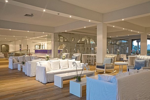 Sandy Beach Hotel & Spa