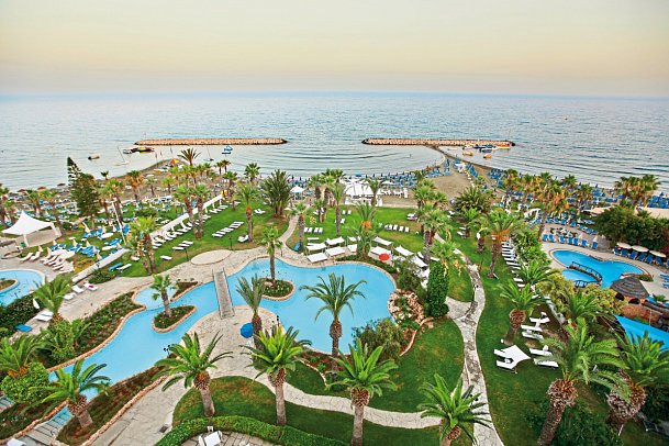 Sandy Beach Hotel & Spa