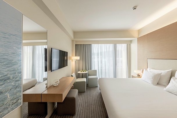 Capo Bay Hotel - Wohnbeispiel Doppelzimmer seitl. Meerblick (Zimmercodierung DBN)