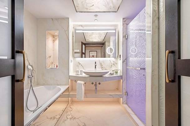 Four Seasons - Beispiel Bad (Zimmercodierungen FBM, F1M, JI2, WI1, SBQ & SBG)