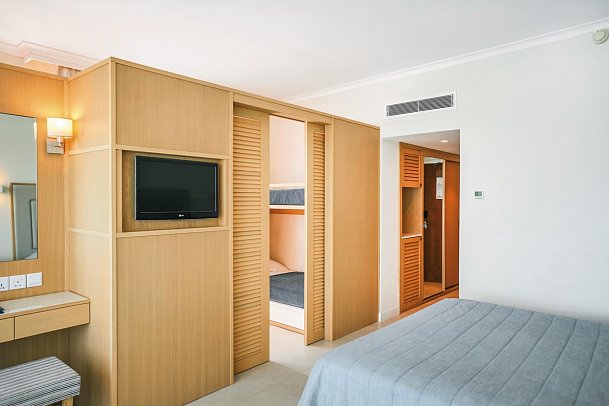 Sunrise Beach Hotel - Wohnbeispiel Familienzimmer (Zimmercodierung FBN)