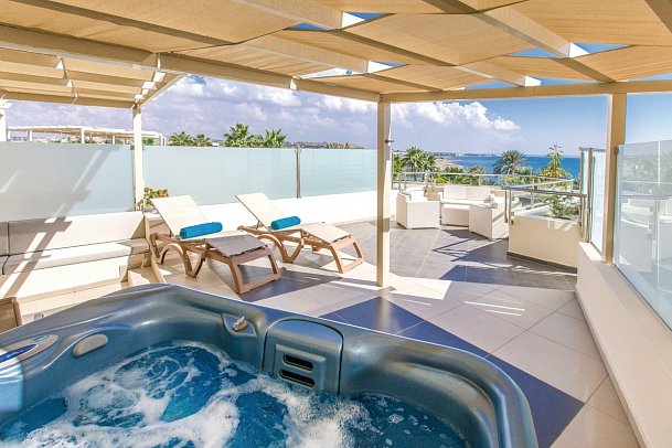 The Golden Bay Beach - Wohnbeispiel Suite seitl. Meerblick (Zimmercodierung WBN)