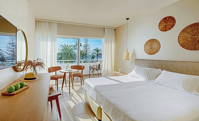 Nissi Beach Resort - Wohnbeispiel Doppelzimmer Meerblick (Zimmercodierung DBM)