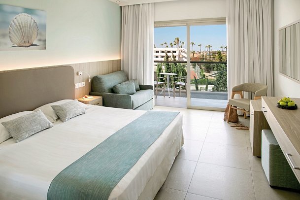 Asterias Beach - Wohnbeispiel Doppelzimmer Gartenblick (Zimmercodierungen DBG & DP1)