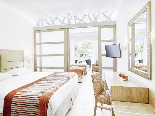 Olympic Lagoon Resort - Wohnbeispiel Juniorsuite Familie Landblick (Zimmercodierung JI2)