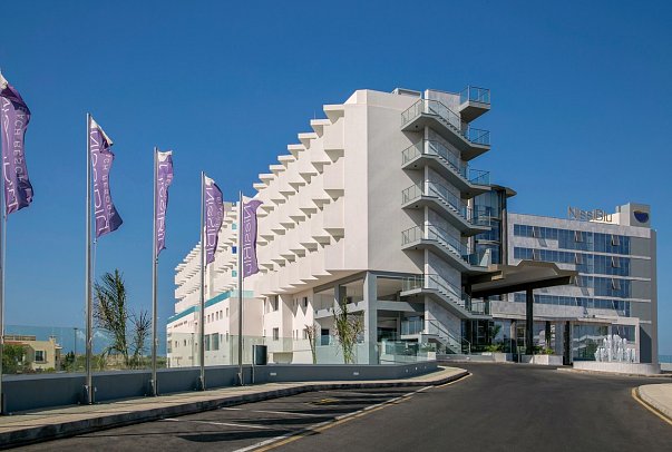 NissiBlu Beach Resort - Wohnbeispiel Doppelzimmer Superior Meerblick (Zimmercodierung DSM)