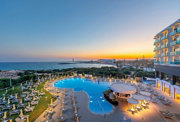 NissiBlu Beach Resort - Wohnbeispiel Familienzimmer Superior Meerblick (Zimmercodierung FSM)