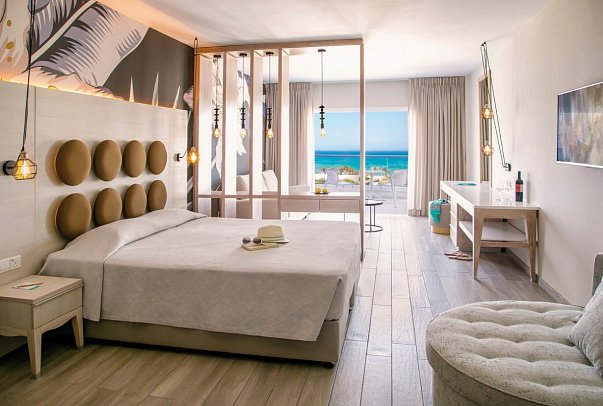 Vangelis Hotel & Suites - Wohnbeispiel Juniorsuite Meerblick (Zimmercodierung JBM)