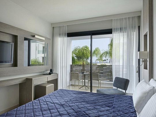 Atlantica Sancta Napa - Wohnbeispiel Doppelzimmer Deluxe Meerblick (Zimmercodierung DDM)