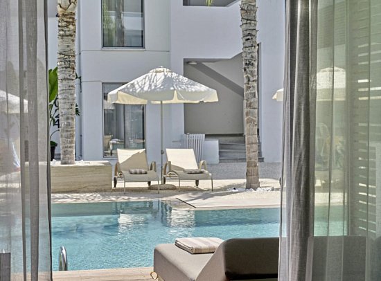 Atlantica Sancta Napa - Wohnbeispiel Double Room Deluxe Swim Up Adults Only (Zimmercodierung DDQ)