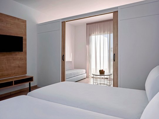 Atlantica Panthea Resort - Wohnbeispiel Familienzimmer Gartenblick (Zimmercodierung FBG)