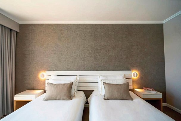 Arribas Sintra Hotel - Wohnbeispiel Doppelzimmer Meerblick (Zimmercodierung DBM)