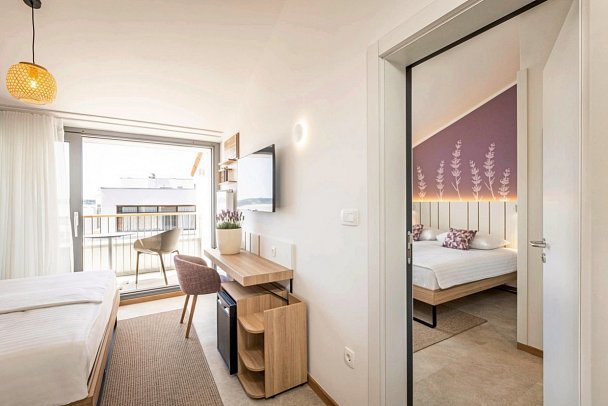 Vile Park Premium - Wohnbeispiel Familienzimmer mit Verbindungstür (Zimmercodierung FM2)