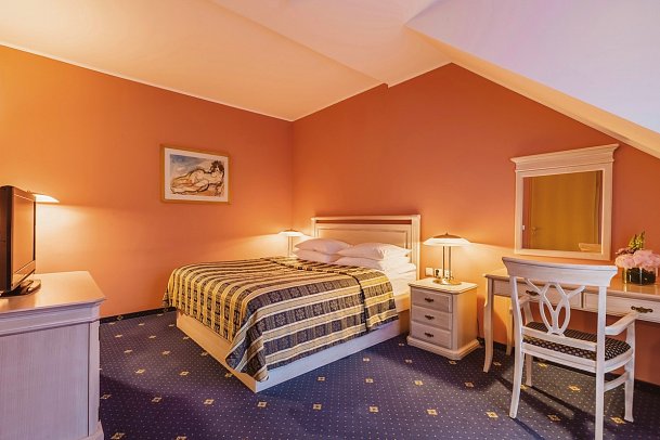 Ramada Hotel & Suites by Wyndham Kranjska Gora - Wohnbeispiel Doppelzimmer Superior Bergblick (Zimmercodierung DSB)