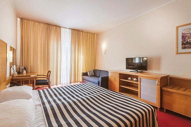 Ramada Hotel & Suites by Wyndham Kranjska Gora - Wohnbeispiel Doppelzimmer Superior Bergblick (Zimmercodierung DSB)