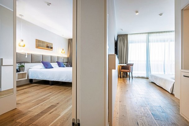 Histrion - Wohnbeispiel Familienzimmer mit Verbindungstür (Zimmercodierung FV1)