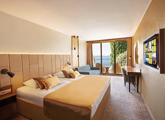 Grand Hotel Bernardin - Wohnbeispiel Familienzimmer Meerblick (Zimmercodierung FBM)