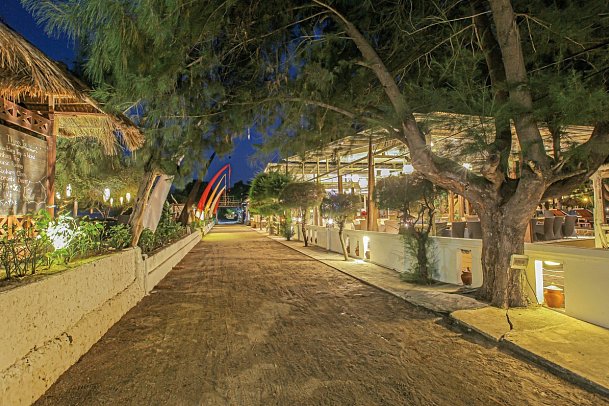 Jambuluwuk Oceano Resort Gili Trawangan