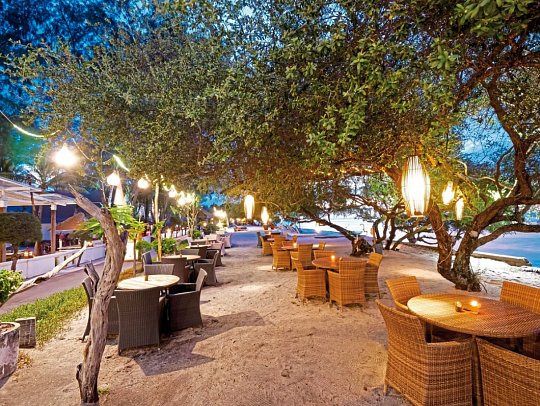 Jambuluwuk Oceano Resort Gili Trawangan