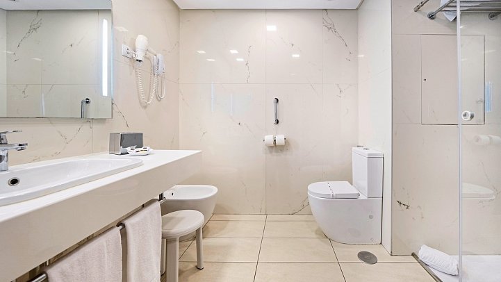 Bull Reina Isabel & Spa - Beispiel Bad (Zimmercodierungen DBM & DCM)