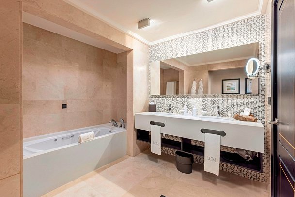 Lopesan Costa Meloneras Resort & Spa - Beispiel Bad Mastersuite (Zimmercodierungen W1M, WB2 & WB4)