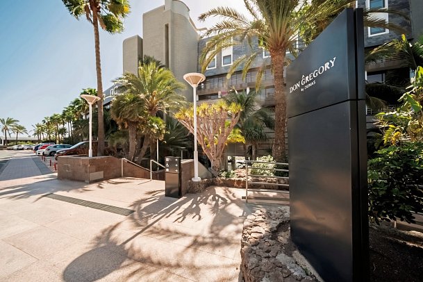 Don Gregory by Dunas