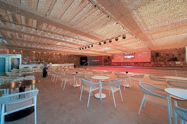 Don Gregory by Dunas