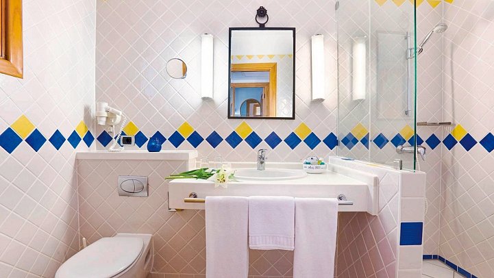 Seaside Sandy Beach - Beispiel Bad (Zimmercodierungen DBL, DCL, DC1, DS1, FB1 & JB1)