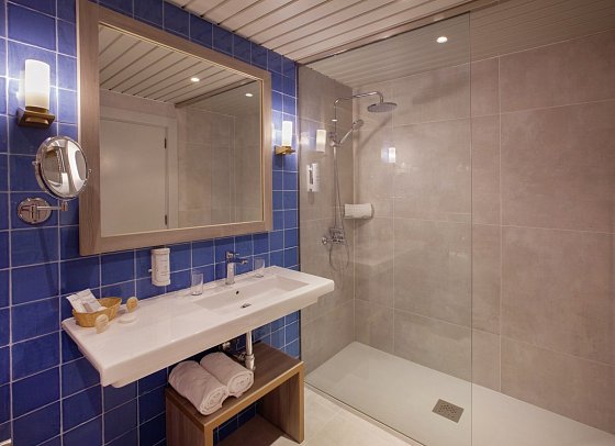 Corallium Dunamar by Lopesan Hotels - Beispiel Bad Doppelzimmer (Zimmercodierungen DSM & DD2)