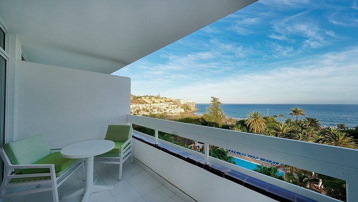 Bull Hotel Costa Canaria & Spa - Beispiel Balkon Doppelzimmer Meerblick (Zimmercodierung DBD)