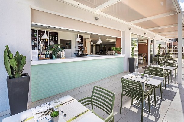 LIVVO Anamar Suites