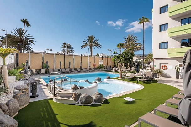 LIVVO Anamar Suites