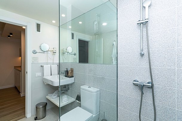 LIVVO Anamar Suites - Beispiel Bad Appartement (Zimmercodierung AB1)