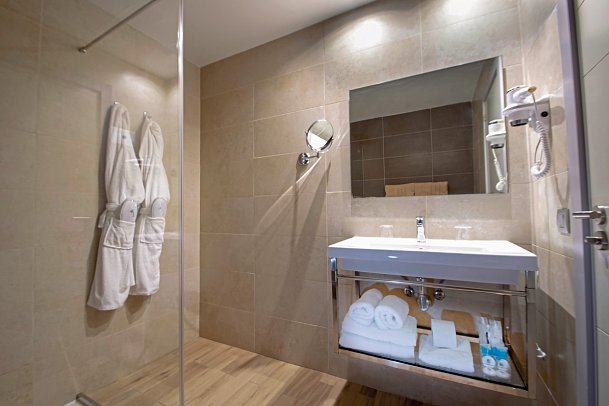 HL Suitehotel Playa del Inglés - Beispiel Bad (Zimmercodierungen DB1 & DBM)