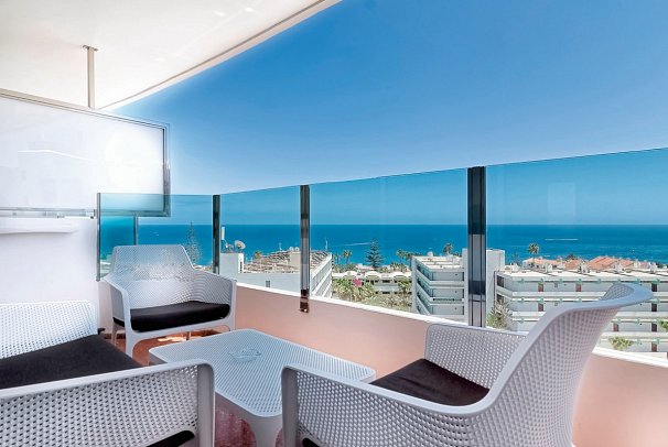 Bull Escorial & Spa - Beispiel Balkon Doppelzimmer 7.-8. Etage (Zimmercodierung D2D)