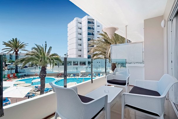 Bull Escorial & Spa - Beispiel Balkon Doppelzimmer Standard (Zimmercodierung DG1)